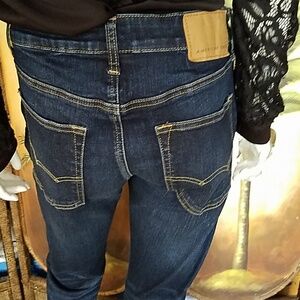 American Eagle slim leg EUC jeans